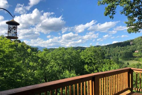 Green Shadows Scenic Whittier Condo with Fireplace! - image 5