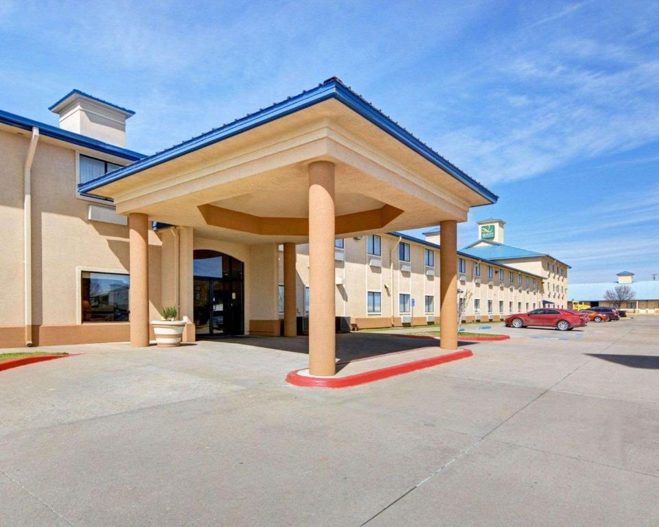 Quality Inn & Suites Wichita Falls I-44 - main image