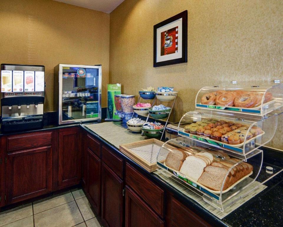 Quality Inn & Suites Wichita Falls I-44 - image 4