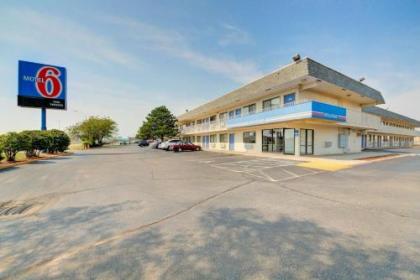 Motel 6-Wichita KS - image 1