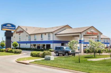 Howard Johnson by Wyndham Wichita Airport Wichita