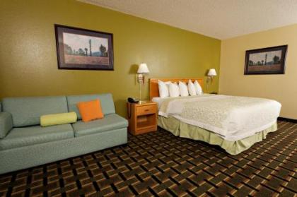 Sky Palace Inn & Suites Wichita North