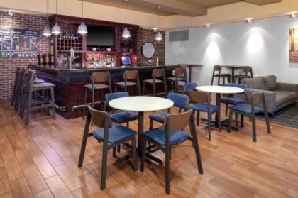 Fairfield Inn & Suites by Marriott Wichita Downtown - image 4