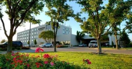 Doubletree By Hilton Hotel Wichita Airport