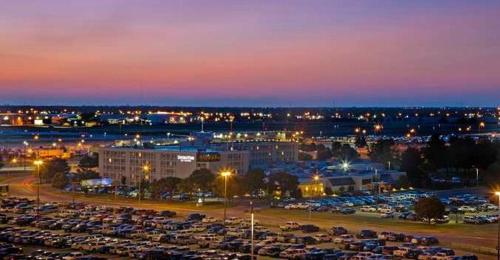 DoubleTree by Hilton Wichita Airport - image 2