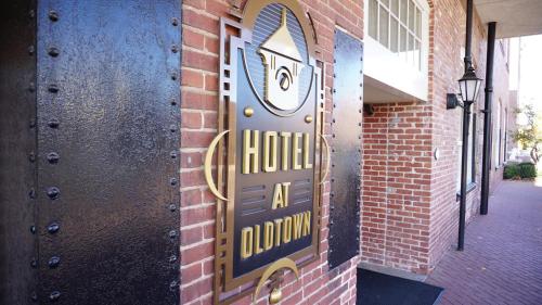 Hotel At Old Town - image 3