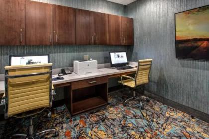 Hampton Inn & Suites-Wichita/Airport KS - image 3