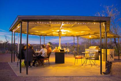 Stagecoach Suites - image 3