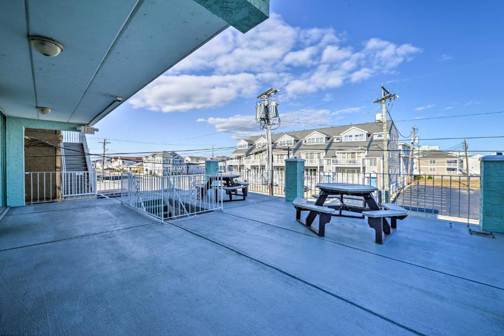 Wildwood Crest Beach Condo with Ocean Views! - image 3