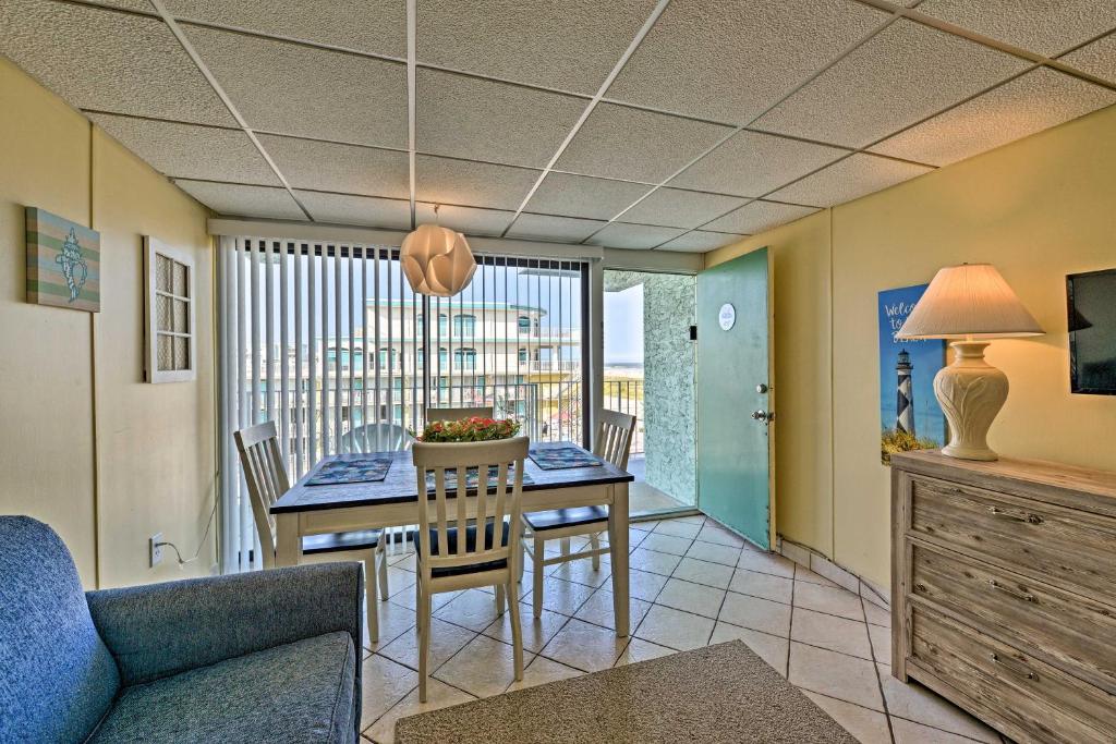 Condo with Pool Access Walk To Restaurants - image 5