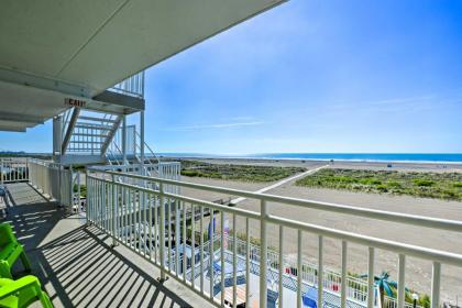 Sun-Soaked Wildwood Getaway 6 Mi to Cape May - image 16