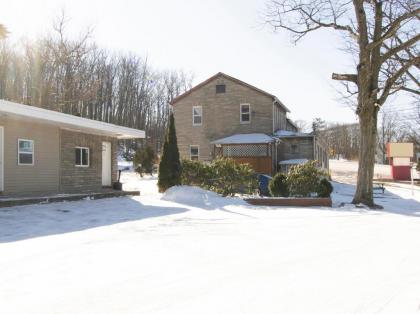 OYO Hotel Wilkes-Barre East - image 10