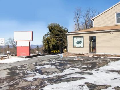 OYO Hotel Wilkes-Barre East - image 5