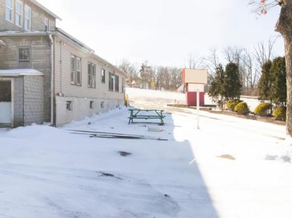 OYO Hotel Wilkes-Barre East - image 9