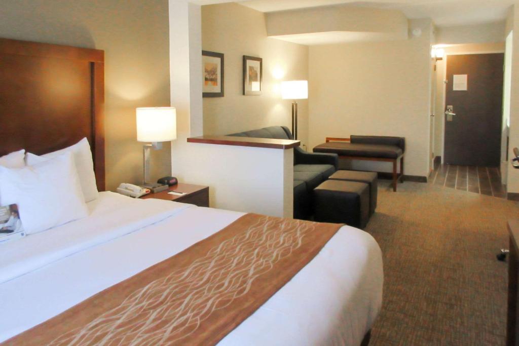 Comfort Inn & Suites Wilkes Barre - Arena - image 3