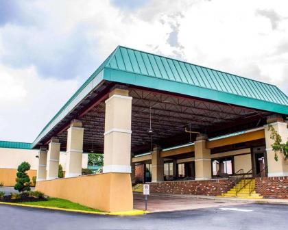 Wilkes-Barre Inn & Suites - image 2