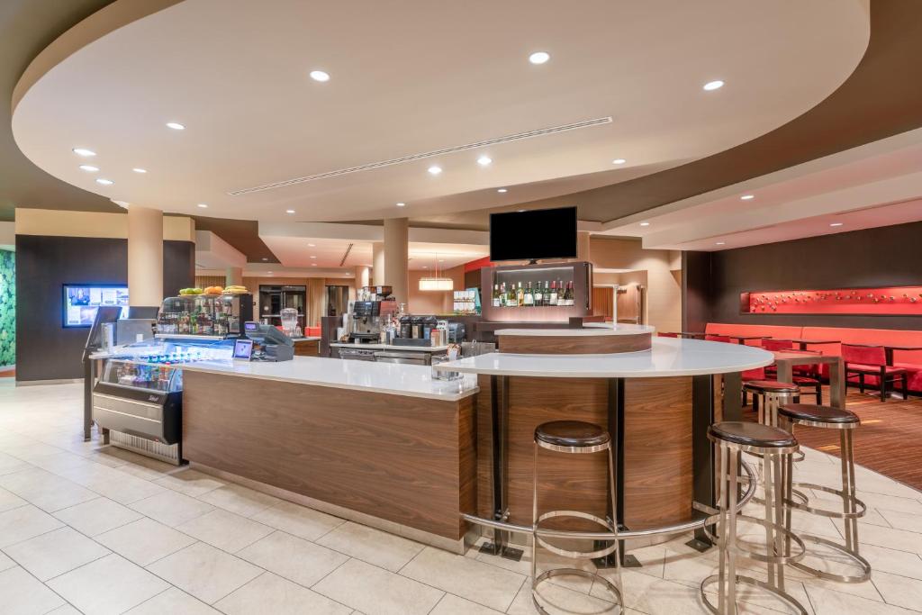 Courtyard by Marriott Wilkes-Barre Arena - image 2