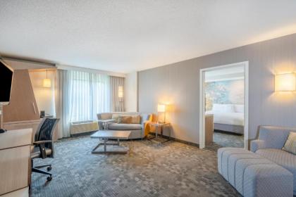Courtyard by Marriott Wilkes-Barre Arena - image 4