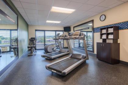 Hampton Inn Wilkesboro - image 18