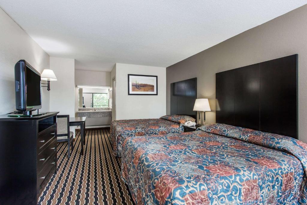 Days Inn by Wyndham Wilkesboro - image 2