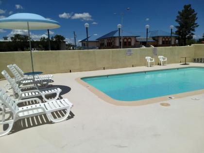 Motel 8 Willcox - image 7