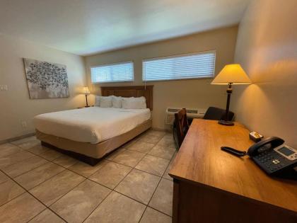 Arizona Sunset Inn - image 11