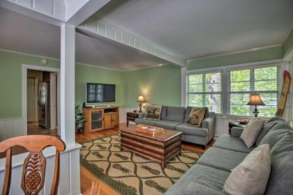 Williams Bay Home with Fire Pit -Blocks to LakeandBeach - image 15