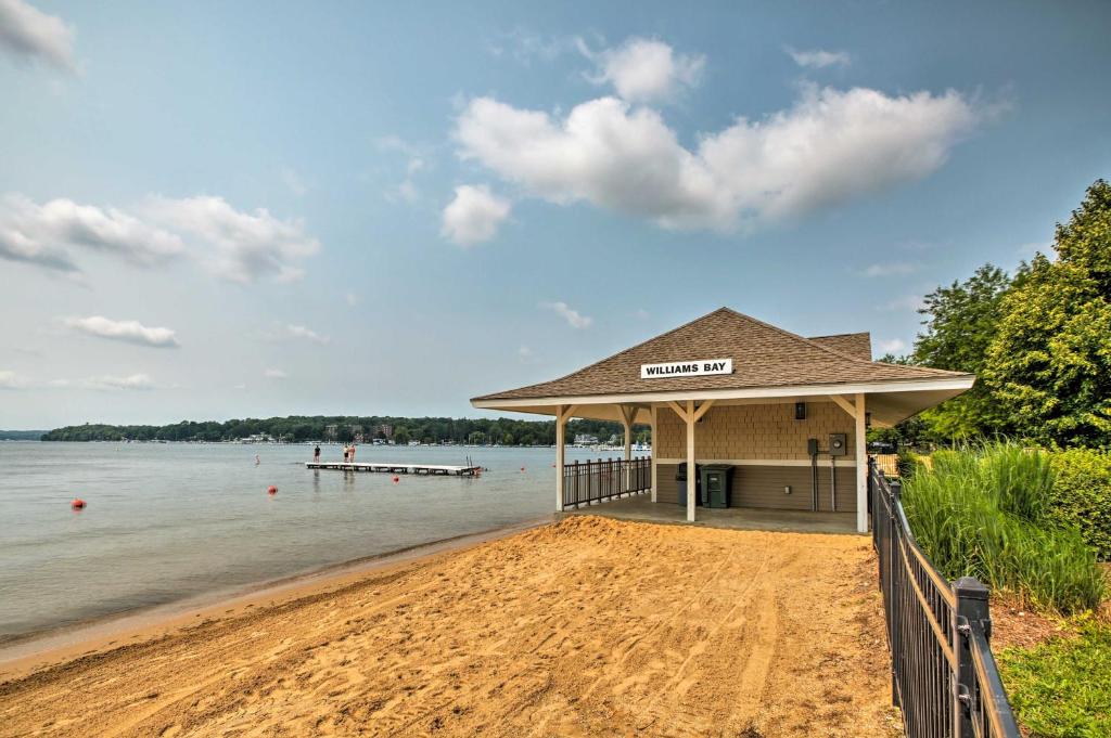 Williams Bay Home with Fire Pit -Blocks to LakeandBeach - image 3