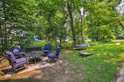 Williams Bay Home with Fire Pit -Blocks to LakeandBeach - image 6