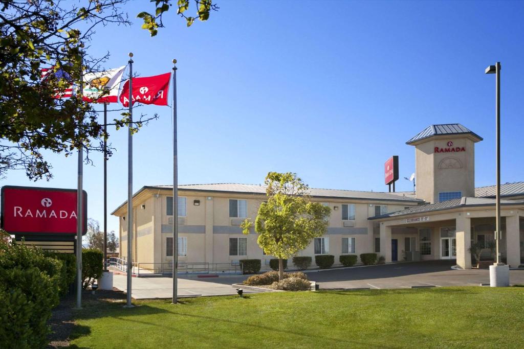 Ramada by Wyndham Williams - main image