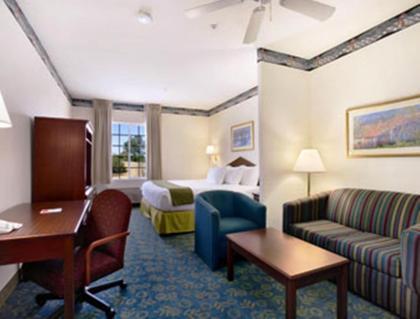 Ramada by Wyndham Williams - image 13