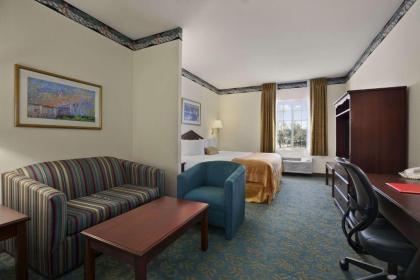 Ramada by Wyndham Williams - image 3