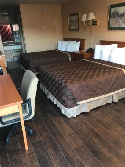Westerner Motel - image 2