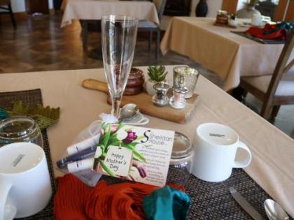 Sheridan House Inn- Adult Only Accommodation - image 4