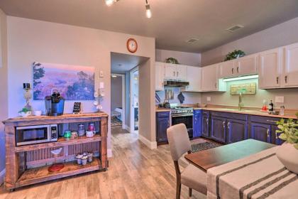 Luxe Route 66 Condo with A and C Near Grand Canyon Rail! - image 2