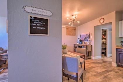 Luxe Route 66 Condo with A and C Near Grand Canyon Rail! - image 6