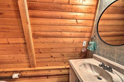 Rustic Pet-Friendly Cabin Near Grand Canyon! - image 17