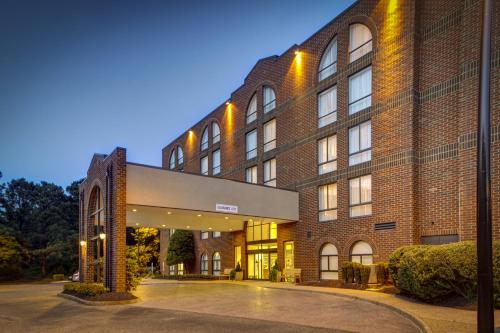 Embassy Suites Williamsburg - main image