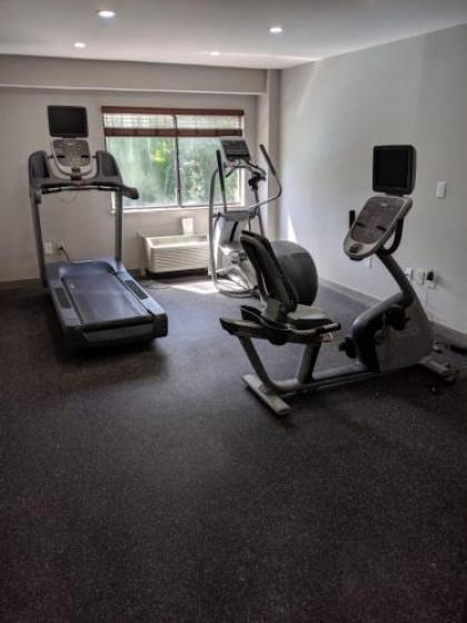 Country Inn & Suites by Radisson Williamsburg East (Busch Gardens) VA - image 2