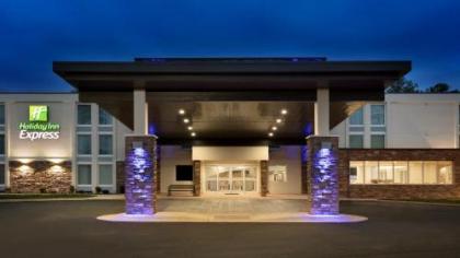 Holiday Inn Express - Williamsburg Busch Gardens Area an IHG Hotel - image 2