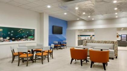 Holiday Inn Express - Williamsburg Busch Gardens Area an IHG Hotel - image 5