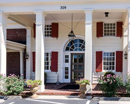 Rodeway Inn Historic - main image