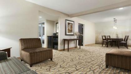 Holiday Inn Hotel & Suites Gateway an IHG Hotel - image 2