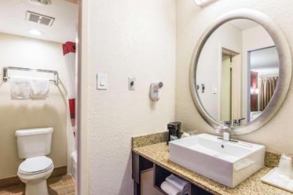 Red Roof Inn Williamsburg - image 4