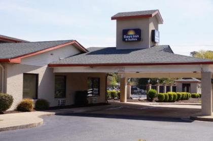 Days Inn  Suites by Wyndham Colonial Williamsburg Virginia