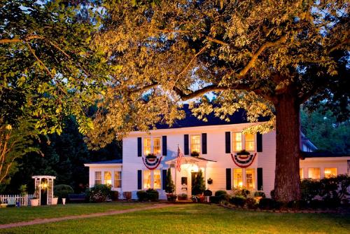 A Williamsburg White House Inn - main image