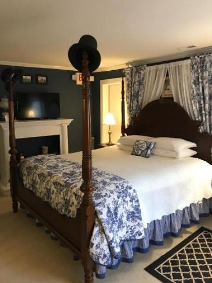 A Williamsburg White House Inn - image 2