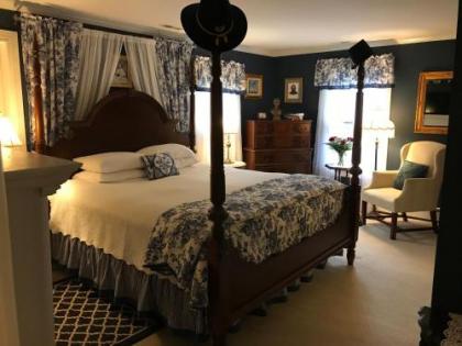 A Williamsburg White House Inn - image 3