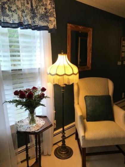 A Williamsburg White House Inn - image 4