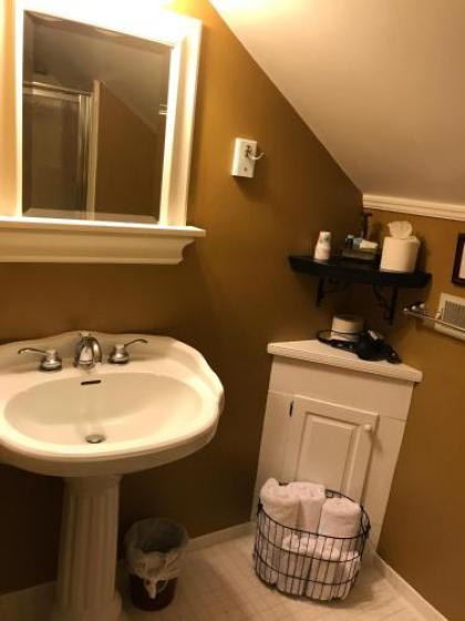 A Williamsburg White House Inn - image 5
